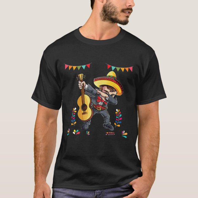 Dabbing Mexikos Mariachi mit Guitar Cinco de Mayo T-Shirt (Vorderseite)