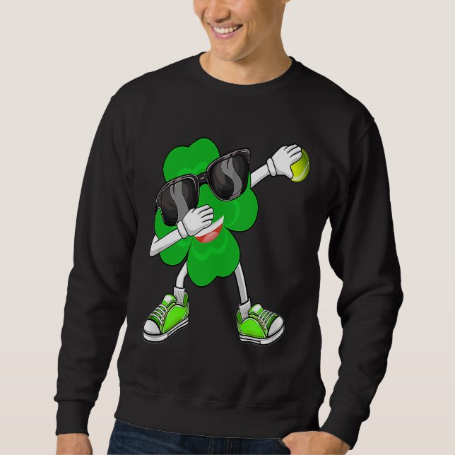 Dabbing Shamrock & Tennis Ball Saint Patrick's Day Sweatshirt (Vorderseite)