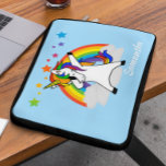 Dabbing Unicorn Rainbow Personalisiert Laptop Laptopschutzhülle<br><div class="desc">Dieses Design wurde durch digitale Kunst erstellt und kann personalisiert werden, indem Sie auf den Knopf Anpassen klicken und die Farbe ändern, einen Namen, Initialen oder Ihre Lieblingssprache hinzufügen. Kontaktieren Sie mich unter colorflowcreations@gmail.com , wenn Sie dieses Design für ein anderes Produkt haben möchten. Kaufen Sie meine originale abstrakte Acrylmalerei...</div>