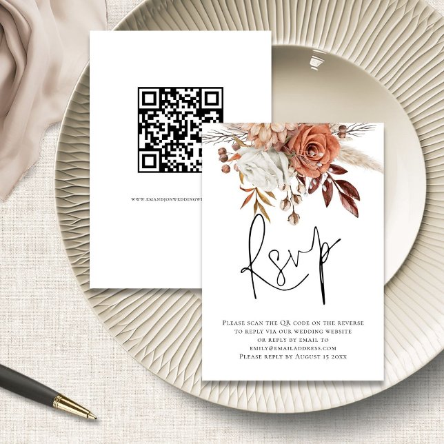 D'accompagnement Boho Rust Florals Script QR Code Mariage carte RSV (front and back view)