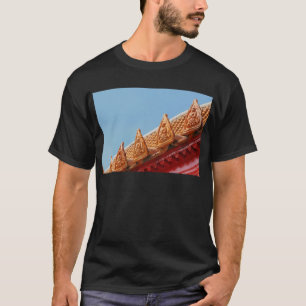 Dach des buddhistischen Tempels in Thailand T-Shirt
