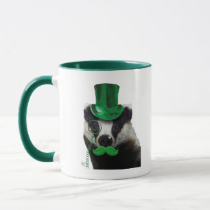 Dachs mit grünen Zylinder und dem Schnurrbart Tasse