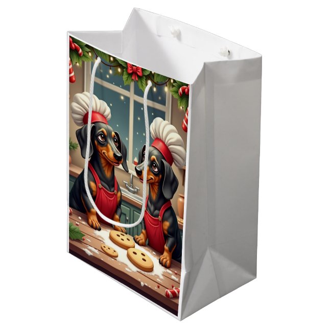 Dachshund Christmas Cookie Bakers Holiday Painting Mittlere Geschenktüte (Vorderseite Schrägansicht)