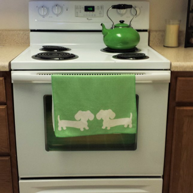 Dachshund Doxie Serviettes de cuisine (Green dachshund kitchen dish towel - great housewarming gift for dachshund parents)