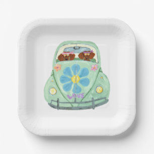 Dachshund-Hippies in ihrem Blumenliebesauto Pappteller