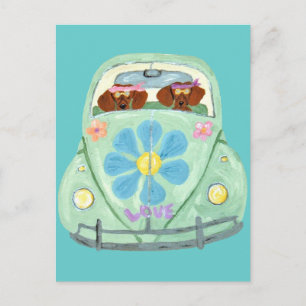 Dachshund-Hippies in ihrem Blumenliebesmobil Postkarte