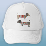 Dackel Dackel Wursthund Truckerkappe<br><div class="desc">Spaß kleine Dackel Dackel Wursthunde mit Wollpullover,  um jedem Tier Lächeln zu machen. Originelle Kunst von Nic Squirrell.</div>