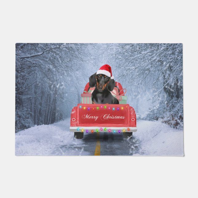 Dackel Hund im Schnee sitzen im Weihnachtswagen Fußmatte (Vorderseite)