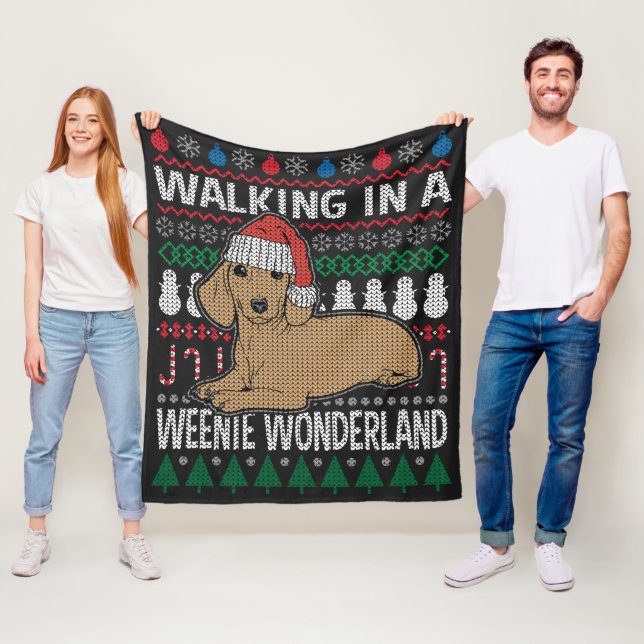 Dackel Wandern in einem Würstchen Wunderland Fleecedecke (Beispiel)