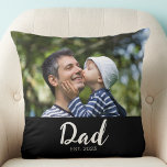 Dad Established Modern Script Photo Kissen<br><div class="desc">Black White Dad Established Script Photo Design. Replace the photo with your own of your kids and change the years to the years you became a dad. This fun pillow makes a great Father's Day or birthday gift for Dad.</div>