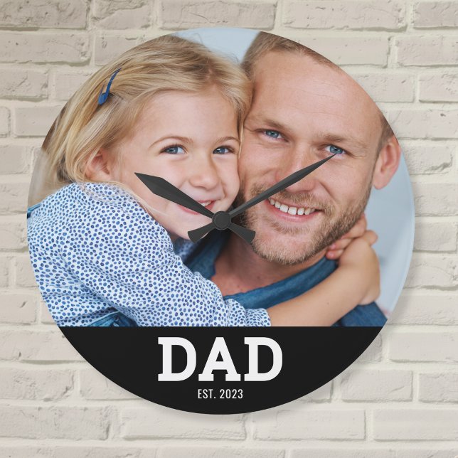Dad Established Modern White Photo Round Große Wanduhr (Von Creator hochgeladen)