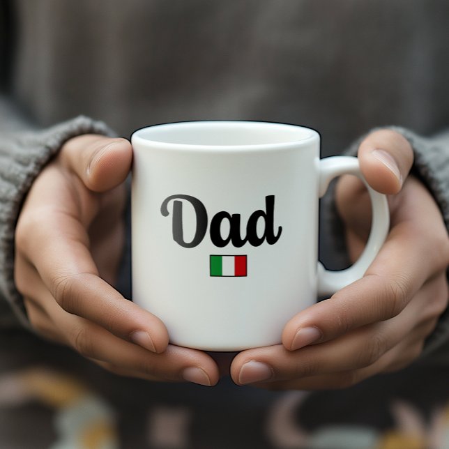 Dad Italian Flag Mug Kaffeetasse (Man's hands holding white Dad mug with Italian Flag. Gift for Father or Dad-to-be.)