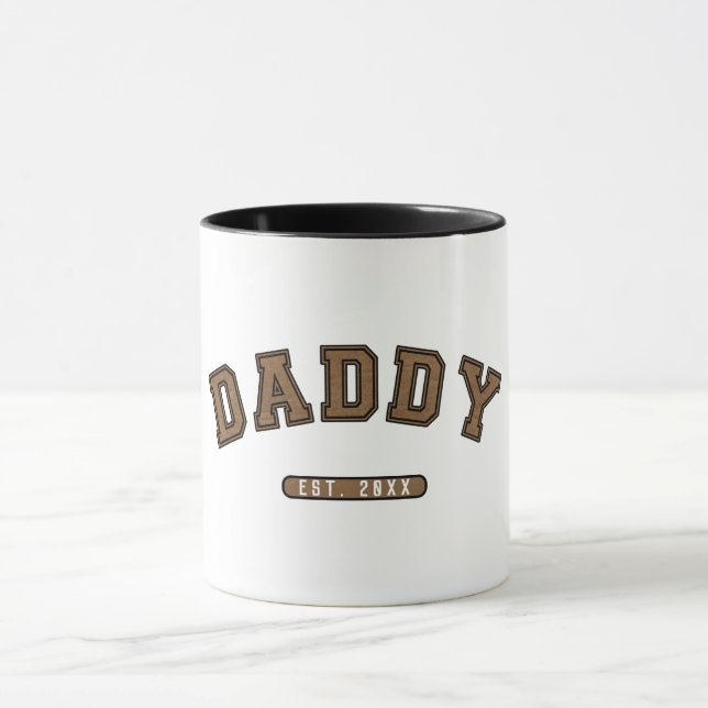 Daddy Brown Leather Est. etablierte Grafik Tasse (Zentrum)