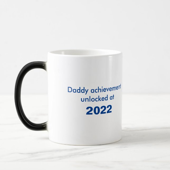 Daddy im Jahr 2022 Verwandlungstasse (Links)