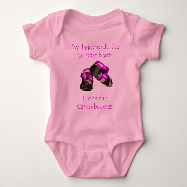 Daddy rocks Kampfstiefel Baby Rocks Camouflage Hin Baby Strampler (Vorderseite)