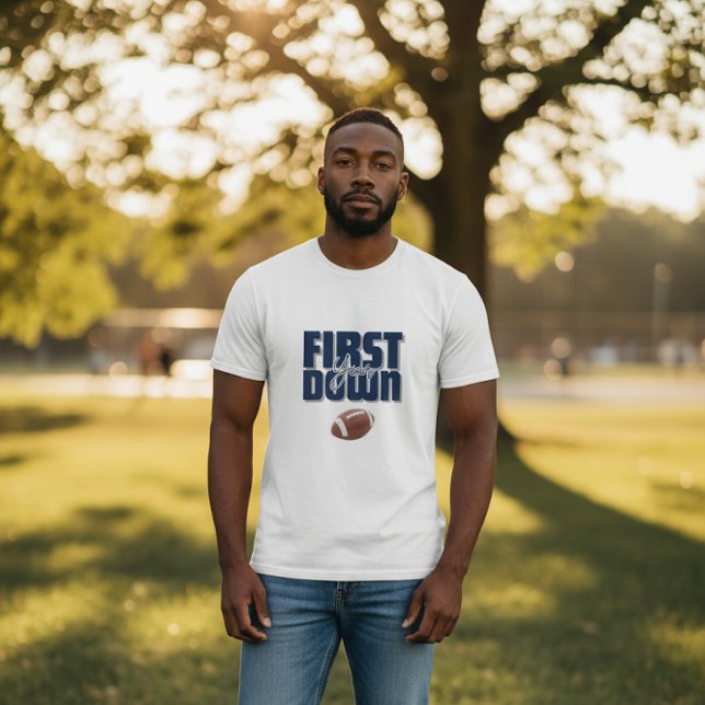 Daddy's First Year First Down Football Navy Blue  T-Shirt (Von Creator hochgeladen)