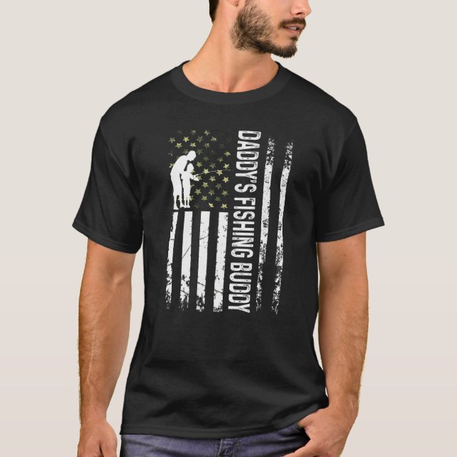 Daddy's Fishing Buddy Vater Son Team Young Fisherm T-Shirt (Vorderseite)