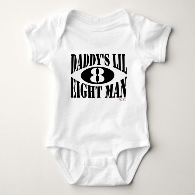 Daddy's Lil 8 Man Baby Strampler (Vorderseite)