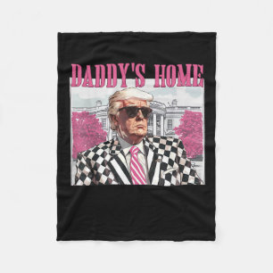 Daddys Zuhause Trump Pink 2024 Fleecedecke