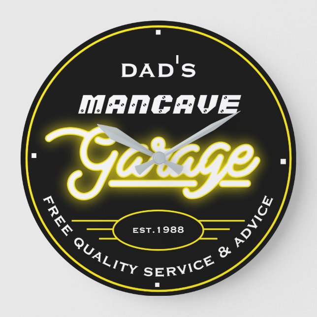 Dad's or Any Name Mancave Garage Yellow Retro  Große Wanduhr (Vorderseite)