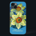 Daffodien gelb blau mit dem Namen iPhone 13 Hülle<br><div class="desc">Diese Hülle wurde aus einem Originalgemälde von Sarah Trett mit dem Titel "Daffodils - die Freuden des Frühlings" entworfen. Dieser Blumenkoffer ist perfekt, um dem Bild das ganze Jahr über eine Touch Frühling hinzuzufügen. Personalisieren Sie mit Ihrem Namen. Dieses Beispiel lautet: Madeline. Originelles Design und Gemälde in Gouache und Aquarell...</div>