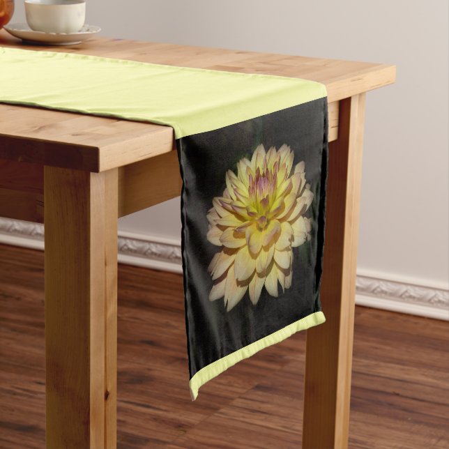 Dahlia Table Runner Kurzer Tischläufer (Beispiel)