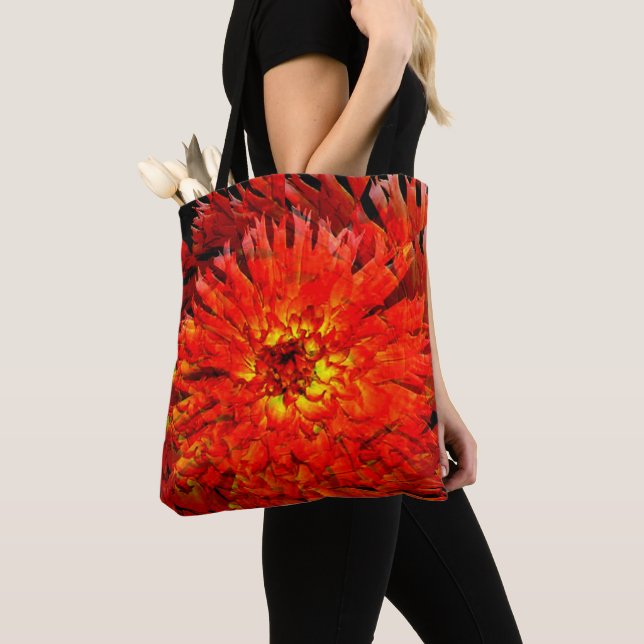 Dahlia verbreitet...... tasche (Von Nahem)
