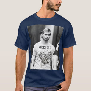 Dahmer in T-Shirt