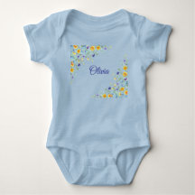Dainty-Wildblumen auf blau