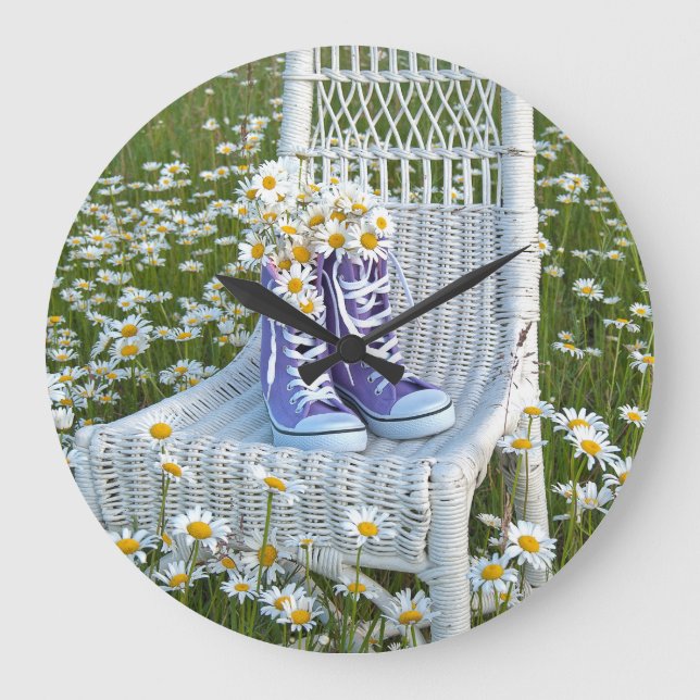 daisy bouquet in purple sneakers große wanduhr (Vorderseite)