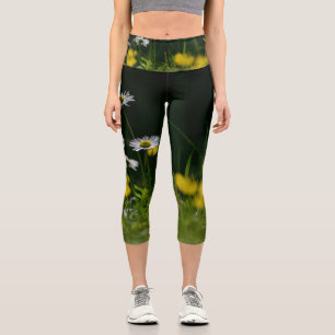 Daisy Dream: Schöne Blumenlandschaft Capri Leggings