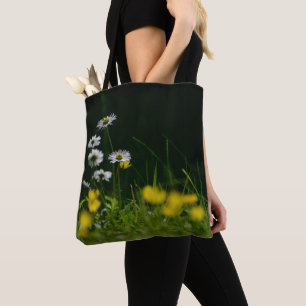 Daisy Dream: Schöne Blumenlandschaft Tasche