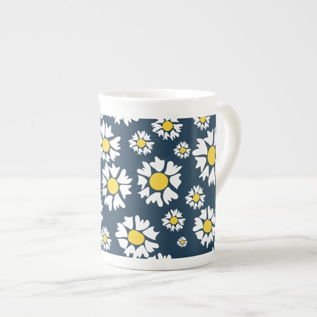 Daisy Pattern, Blumenmuster, weiße Daisien Prozellantasse (Vorderseite Rechts)