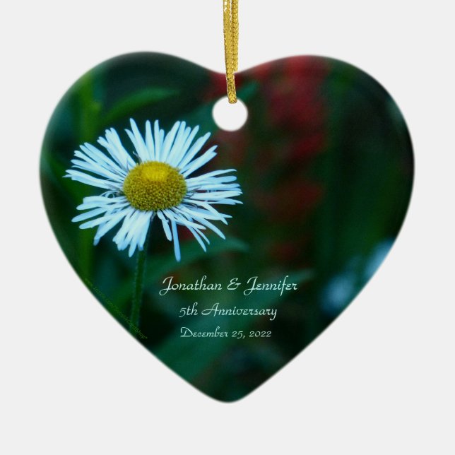 Daisy Wedding Anniversary Heart Shaped Keramikornament (Vorne)