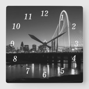 Dallas Skyline Dawn Grayscale Wall Clock Quadratische Wanduhr