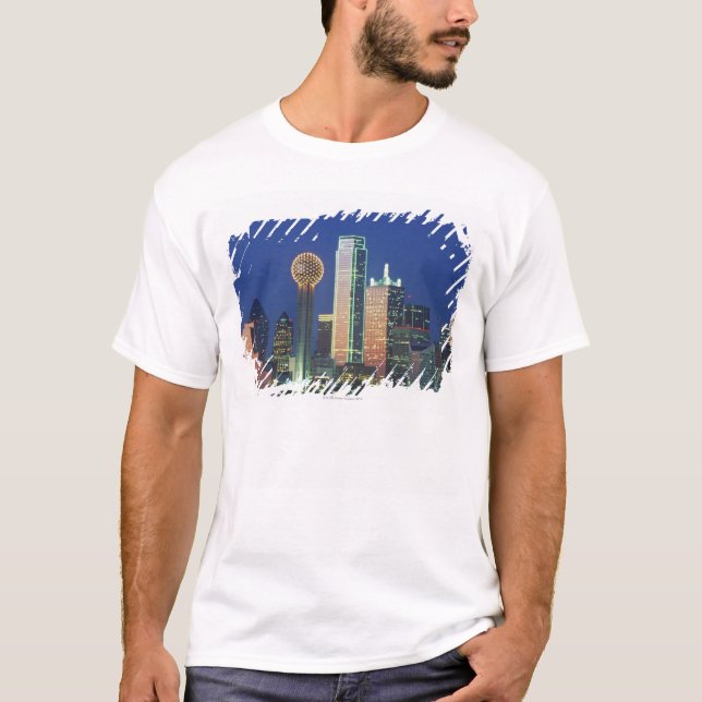 'Dallas, TX Skyline nachts mit Wiedersehen Tower T-Shirt (Vorderseite)