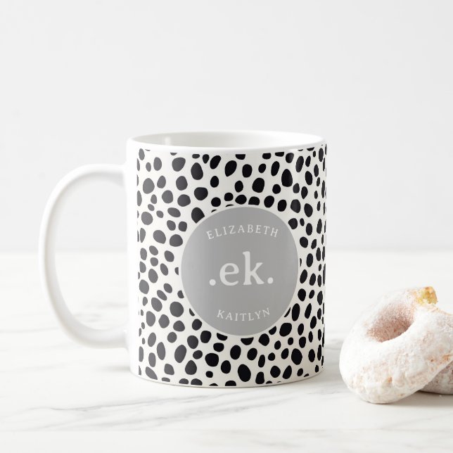 Dalmatiner Dog Abstraktes Muster Grau Monogramm Kaffeetasse (Mit Donut)
