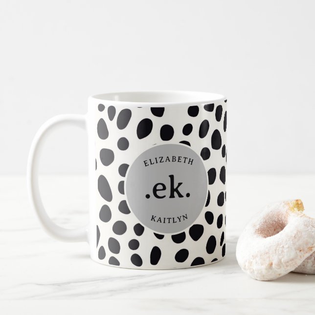 Dalmatiner Dog Abstraktes Muster Grau Monogramm Kaffeetasse (Mit Donut)