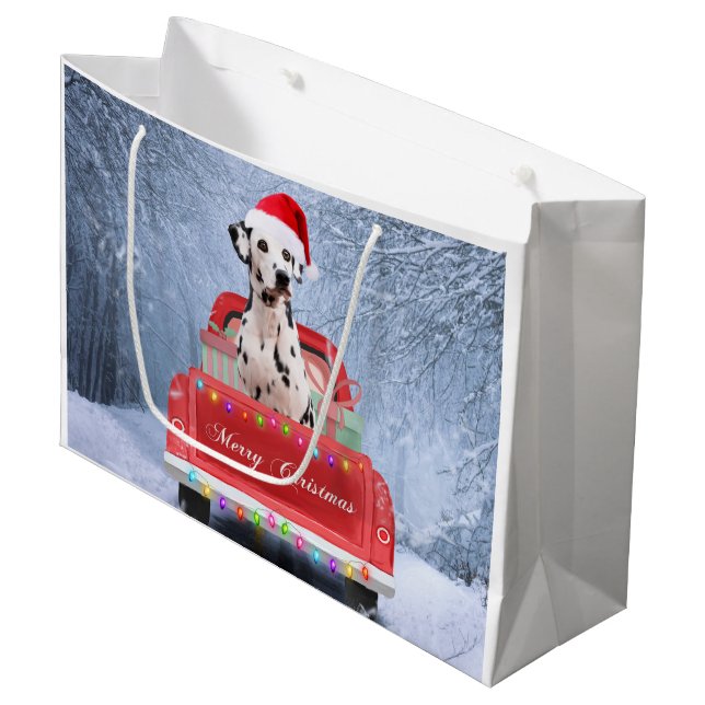 Dalmatiner Hund im Schnee sitzen im Weihnachtswage Große Geschenktüte (Vorderseite Schrägansicht)