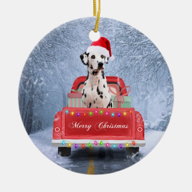 Dalmatiner Hund im Schnee sitzen im Weihnachtswage Keramik Ornament (Vorne)