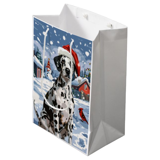 Dalmatiner Winter Wonderland Weihnachtsfreude Mittlere Geschenktüte (Vorderseite Schrägansicht)