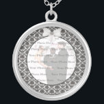 Damask Elegance Wedding Silver Round Necklace Versilberte Kette<br><div class="desc">Personalisieren Sie diese hübsche Halskette,  um sie als Gastgeschenke Hochzeiten an Ihrem Hochzeitsempfang zu haben oder sich selbst als Erinnerung an Ihren besonderen Tag zu erleben. Diese Halskette ist auch das ideale Geschenk für die Braut am Brautparty. Personalisieren Sie diese,  indem Sie Ihr Foto hinzufügen.</div>