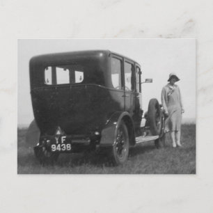Dame & Auto Vintage Schwarz-Weiß-Bild Postkarte