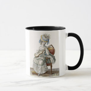 Dame in einem Schuss-Taft-Kleid getrimmt mit Tasse
