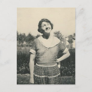 Dame mit lustigem Blick Postkarte