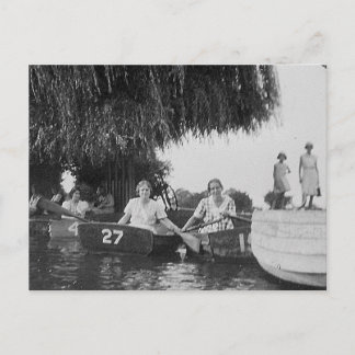 Damen & Boote altes Schwarz-Weiß-Bild - Postkarte