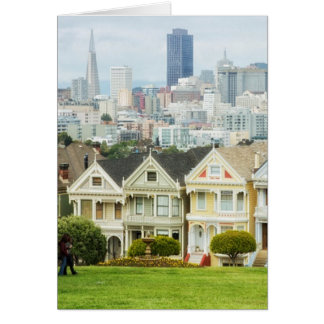 Dames peintes, maisons victoriennes et skyline