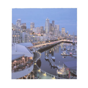 Dämmerung am Bell Harbor in Seattle, Washington. Notizblock