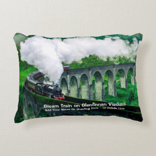 Dampfzug in Glenfinnan Viadukt - Name hinzufügen Dekokissen
