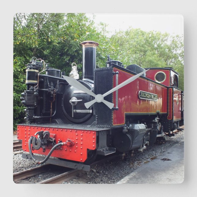 DAMTRAG QUADRATISCHE WANDUHR (Vorderseite)